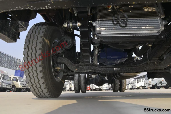 FAW Jiefang Lin VH 190 hp 4X2(6 wheels) 5.8m half-row stake truck Chassis (2) | 86Trucks