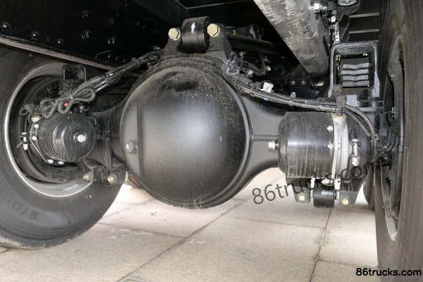 FAW Jiefang J7 camion lourd 460 ch 8X4(12 roues) camion porteur fourgon 9,4 m AMT automatique Châssis (3) | 86Trucks