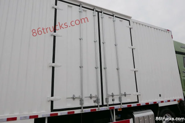 FAW Jiefang J7 camion lourd 460 ch 8X4(12 roues) camion porteur fourgon 9,4 m AMT automatique Carrosserie (2) | 86Trucks