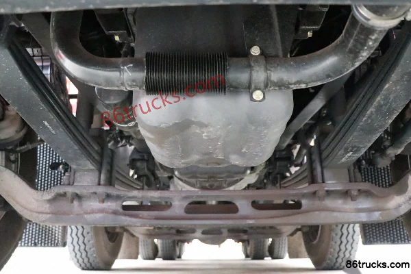 SAIC Hongyan Jiehu H6 Composite Edition 320 hp 8X4(12 wheels) 6.2m LNG Dump Truck (China VI) Chassis (1) | 86Trucks