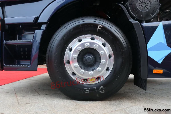 SAIC Hongyan GenlyonC6 poids lourd 440 ch 6X4(10 roues) LNG AMT automatique tracteur routier (China VI) Châssis (3) | 86Trucks