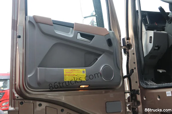 Dongfeng Commercial Vehicle Tianlong Flagship KX 600 hp 6X4(10 wheels) Tractor Truck Cab (2) | 86Trucks