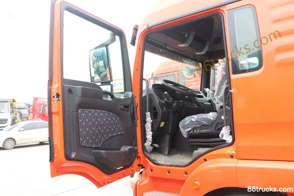 Sinotruk Sitrak SITRAK G5 Heavy Truck 240hp 4X2(6 wheels) 6.75m Stake Cargo Truck Cab (3) | 86Trucks
