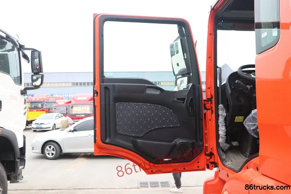 Sinotruk Sitrak SITRAK G5 Heavy Truck 240hp 4X2(6 wheels) 6.75m Stake Cargo Truck Cab (1) | 86Trucks