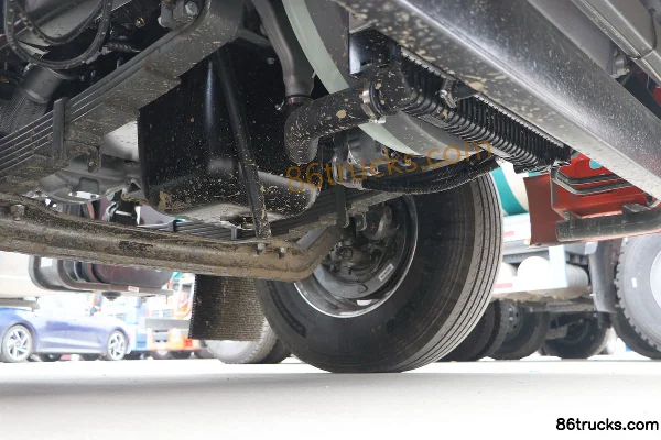 Sinotruk Sitrak SITRAK G5 Heavy Truck 240hp 4X2(6 wheels) 6.75m Stake Cargo Truck Chassis (3) | 86Trucks