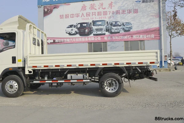 Sinotruk HOWO Wang série 110 ch 4X2(6 roues) camion plateau à ridelles cabine simple 3,65 m Carrosserie (1) | 86Trucks