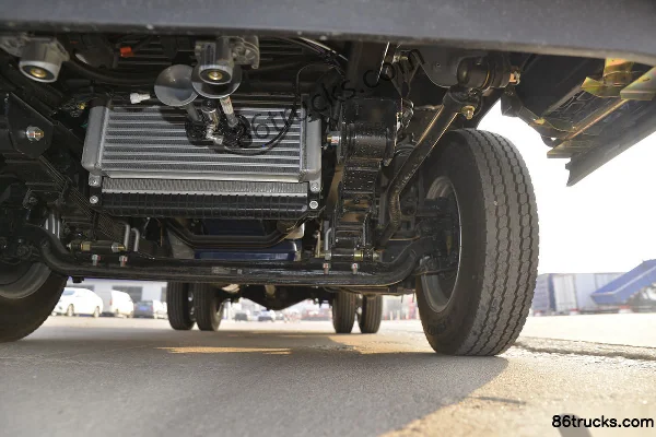 Sinotruk HOWO Wang Series 110 hp 4X2(6 wheels) 4.15m Single Row Van Light Truck Chassis (3) | 86Trucks