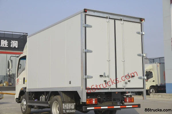 Sinotruk HOWO Wang Series 110 hp 4X2(6 wheels) 4.15m Single Row Van Light Truck Body (2) | 86Trucks