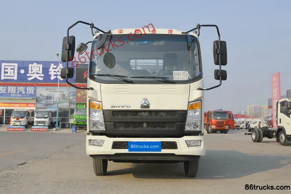 Sinotruk HOWO Dream Classic 110 hp 4X2(6 wheels) 3.65m single-row flatbed light truck Exterior (2) | 86Trucks