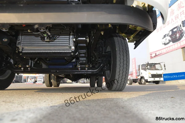 Sinotruk HOWO Dream Classic 110 hp 4X2(6 wheels) 3.65m single-row flatbed light truck Chassis (3) | 86Trucks