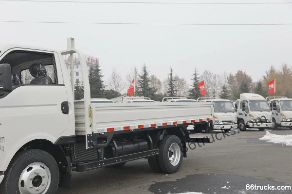 JAC Kangling K5 Comfort 120 hp 4X2(6 wheels) 3.8m Single Row Flatbed Light Truck Body (1) | 86Trucks
