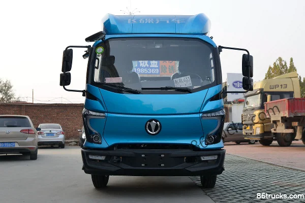 Feidi W5 130hp 4X2(6 wheels) 4.18m Single Row Van Truck Exterior (2) | 86Trucks