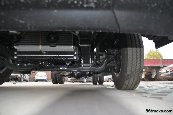 Feidi W5 130hp 4X2(6 wheels) 4.18m Single Row Van Truck Chassis (3) | 86Trucks