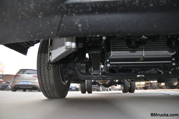 Feidi W5 130hp 4X2(6 wheels) 4.18m Single Row Van Truck Chassis (2) | 86Trucks
