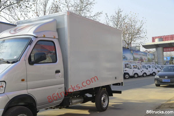 Dongfeng T3 (ex Xiaobawang W) 1,3 L 91 ch 4X2(6 roues) 2,7 m camion fourgon cabine simple (pneus simples arrière) (China VI) Carrosserie (1)
