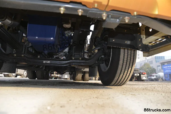 XCMG Hanfeng G7 430hp 6X4(10 wheels) Dangerous Goods Tractor Truck (457 Rear Axle) Chassis (3) | 86Trucks