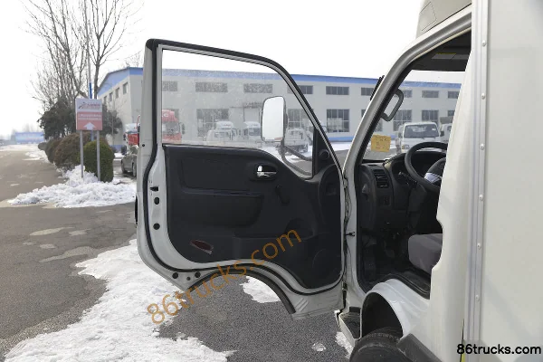 JAC Kaida X7 121 ch 4X2(6 roues) 4 m cabine simple camion fourgon (1) | 86Trucks