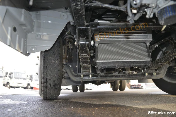 JAC Kaida X7 121 ch 4X2(6 roues) 4 m cabine simple camion fourgon Châssis (2) | 86Trucks
