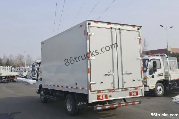 JAC Kangling J5 Luxury Edition 152hp 4X2(6 wheels) 4.15m single-row van light truck (China VI) Body (3) | 86Trucks