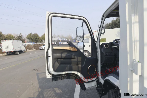 JAC Kangling J5 130 hp 4X2(6 wheels) 4.18m Single Row Grating Van Light Truck Cab (1) | 86Trucks