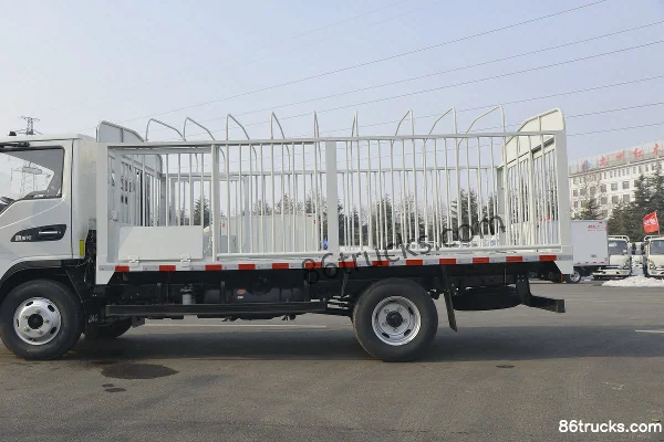 JAC Kangling J5 130 hp 4X2(6 wheels) 4.18m Single Row Grating Van Light Truck Body (2) | 86Trucks