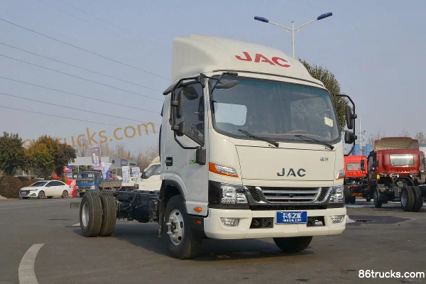 JAC New V7 2.5L Diesel 162 hp 4X2(6 wheels) Xingrui 6-Speed 4.18m Single Row Stake Light Truck Exterior