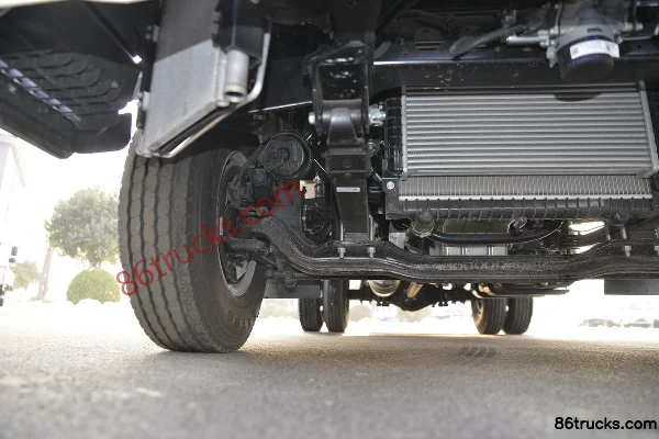 JAC Junling V6 156 ch 4X2(6 roues) camion frigorifique 3,7 m Châssis (2) | 86Trucks