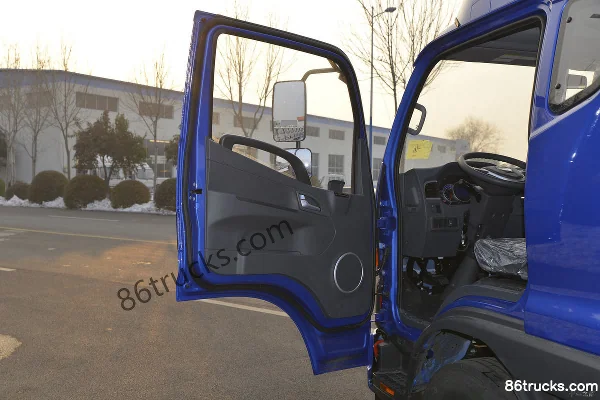 JAC Junling V7 154 hp 4X2(6 wheels) 5.53 m single-row stake truck Cab (1) | 86Trucks