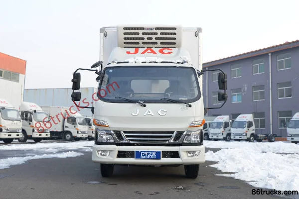 JAC Junling V6 152 hp 4X2(6 wheels) 4.015 m refrigerated truck (6-speed) Exterior (2) | 86Trucks