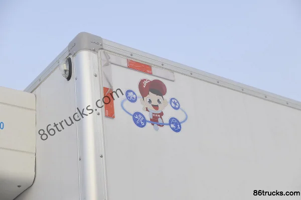 JAC Junling V6 152 hp 4X2(6 wheels) 4.015 m refrigerated truck (6-speed) Body (2) | 86Trucks