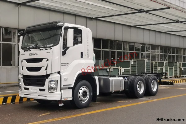 Qingling Isuzu FTR 300hp 6X4(10 wheels) power truck chassis (China VI) Exterior