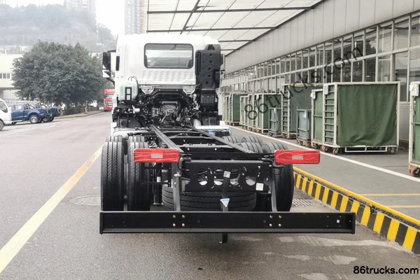 Qingling Isuzu FTR 300hp 6X4(10 wheels) power truck chassis (China VI) Exterior (2) | 86Trucks