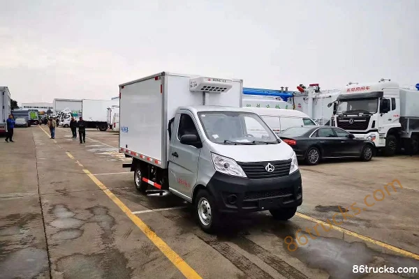 Changan Shenqi 116 hp 4X2(6 wheels) 2.9m Mini Refrigerated Truck (Chengli Brand) Exterior