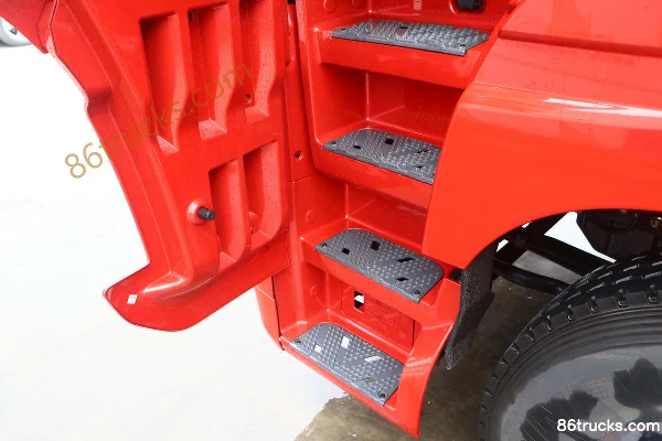 Foton Auman EST Basic 560 hp 6X4(10 wheels) Tractor Truck (China VI) Cab (2) | 86Trucks