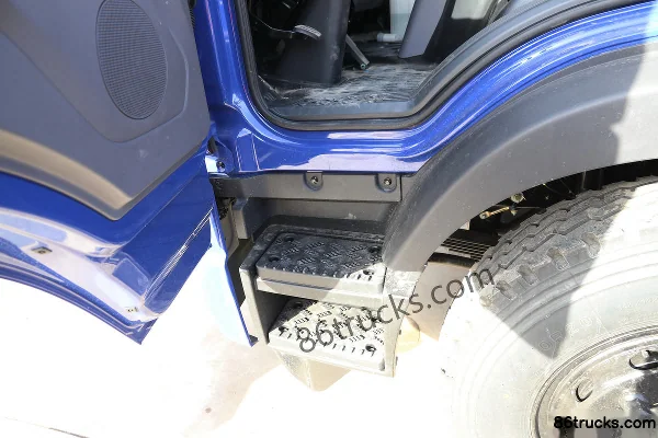 Foton Big Diamond ES5 190 hp 4X2(6 wheels) 4.2m dump truck Cab (3) | 86Trucks