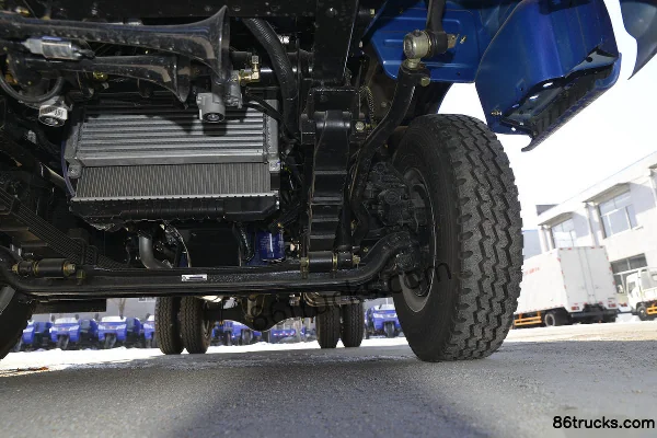 Feidi D2 Series 95 hp 4X2(6 wheels) 4.17m Single Row Flatbed Light Truck Chassis (3) | 86Trucks