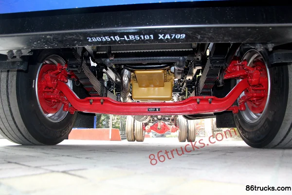 Dongfeng Duolika D9 200hp 4X2(6 wheels) 8m Van Cargo Truck (China VI) Chassis (1) | 86Trucks