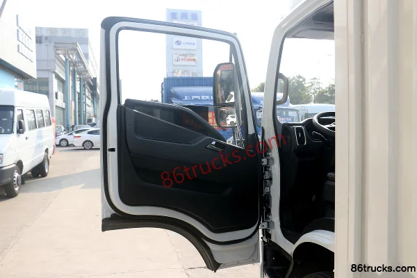 Yuejin Chaoyun H300 150 hp 4X2(6 wheels) 4.17m single-row van light truck (China VI) Cab (1) | 86Trucks