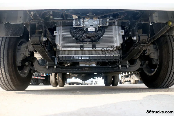Yuejin Chaoyun H300 150 hp 4X2(6 wheels) 4.17m single-row van light truck (China VI) Chassis (1) | 86Trucks