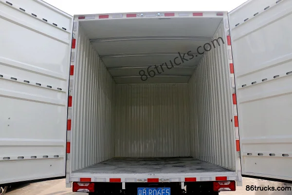 Yuejin Chaoyun H300 150 hp 4X2(6 wheels) 4.17m single-row van light truck (China VI) Body (1) | 86Trucks