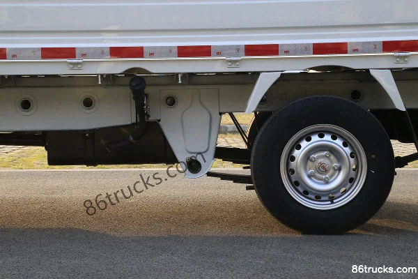 Jinbei Xinka S50 123 ch 4X2(6 roues) essence 3,2 m camion plateau simple rangée micro camion (China VI) Châssis (1) | 86Trucks