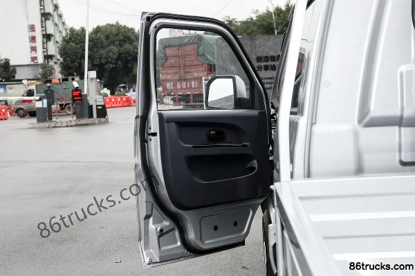 Jinbei Xinka S52 version standard 123 ch 4X2(6 roues) essence camion plateau double cabine 2,55 m (China VI) (1) | 86Trucks