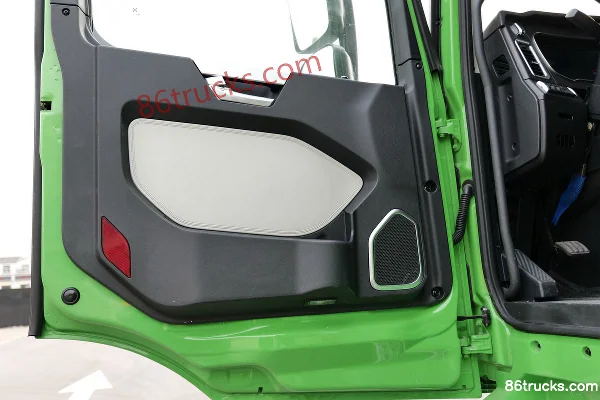XCMG Hanfeng XG2M 350hp 8X4(12 wheels) 5.6m dump truck Cab (2) | 86Trucks