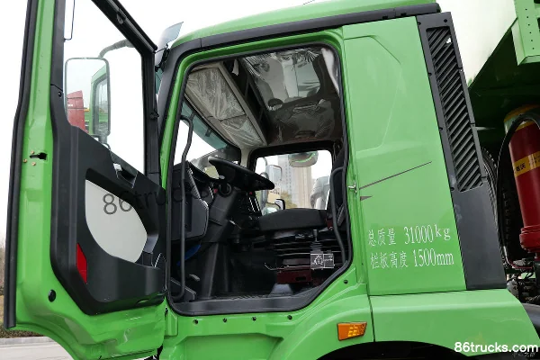 XCMG Hanfeng XG2M 350hp 8X4(12 wheels) 5.6m dump truck Cab (1) | 86Trucks