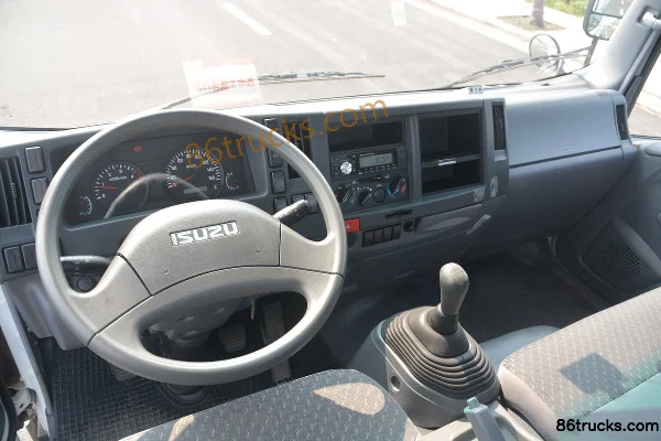Qingling Isuzu K600 120 hp 4X2(6 wheels) 4.205m Single Row Flatbed Light Truck Cab (2) | 86Trucks