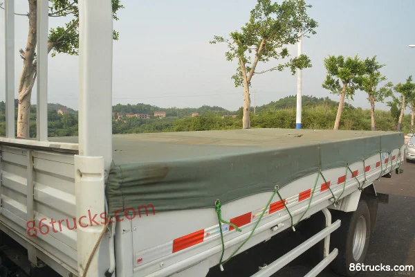 Qingling Isuzu K600 120 hp 4X2(6 wheels) 4.205m Single Row Flatbed Light Truck Body (1) | 86Trucks