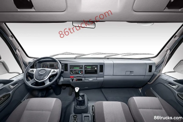 JAC Dewos Q9 220hp 4X2(6 wheels) 7.2m Semi-Sleeper Van Cargo Truck (China VI) Cab (2) | 86Trucks