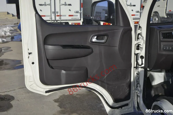 Foton Xiangling M2 Luxe 1.6L 122 ch 4X2(6 roues) essence 3,3 m cabine avancée fourgon à toit ouvrant micro camion (2) | 86Trucks