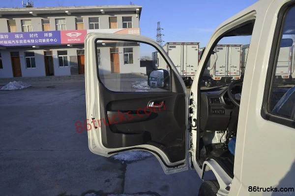 Foton Xiangling M1 Comfort 1.6L 122hp 4X2(6 wheels) Gasoline 2.55m Double Row Flatbed Mini Truck Cab (1) | 86Trucks