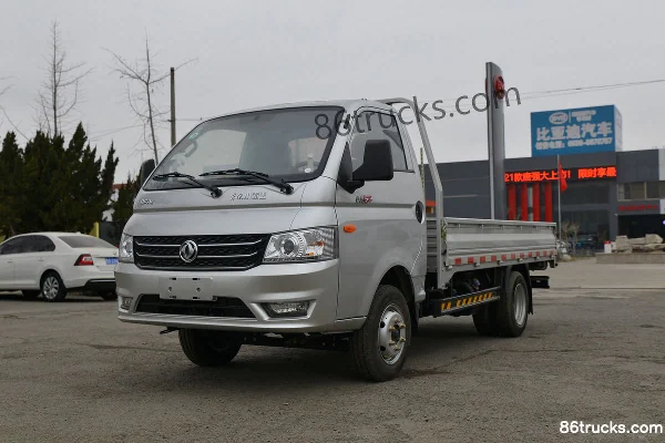 Dongfeng Xiaobawang W17 102 hp 4X2(6 wheels) 3.51m Single Row Flatbed Micro Truck (Wide Track) Exterior (3) | 86Trucks